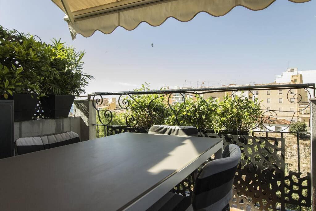 Preciosa Casa En Vilajoyosa Con Vistas Al Mar En Las Casas Colgantes Del Casco Antiguo Villajoyosa Eksteriør billede
