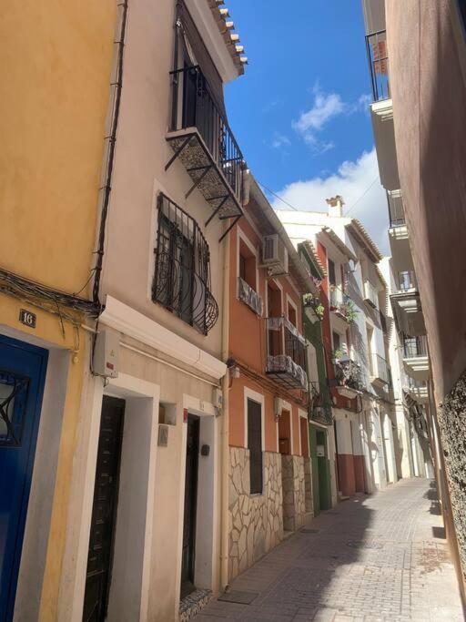 Preciosa Casa En Vilajoyosa Con Vistas Al Mar En Las Casas Colgantes Del Casco Antiguo Villajoyosa Eksteriør billede