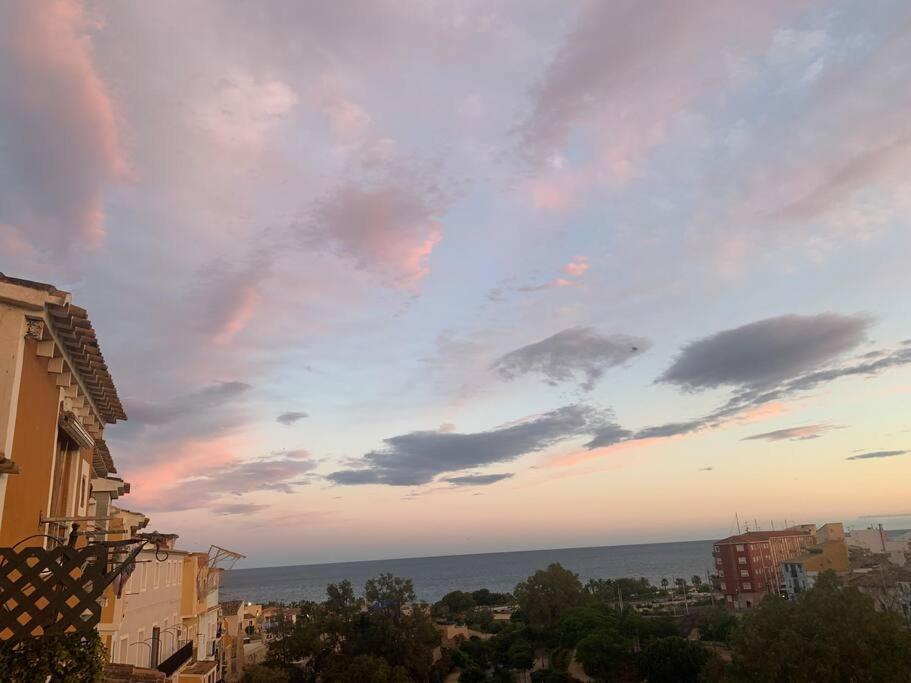 Preciosa Casa En Vilajoyosa Con Vistas Al Mar En Las Casas Colgantes Del Casco Antiguo Villajoyosa Eksteriør billede