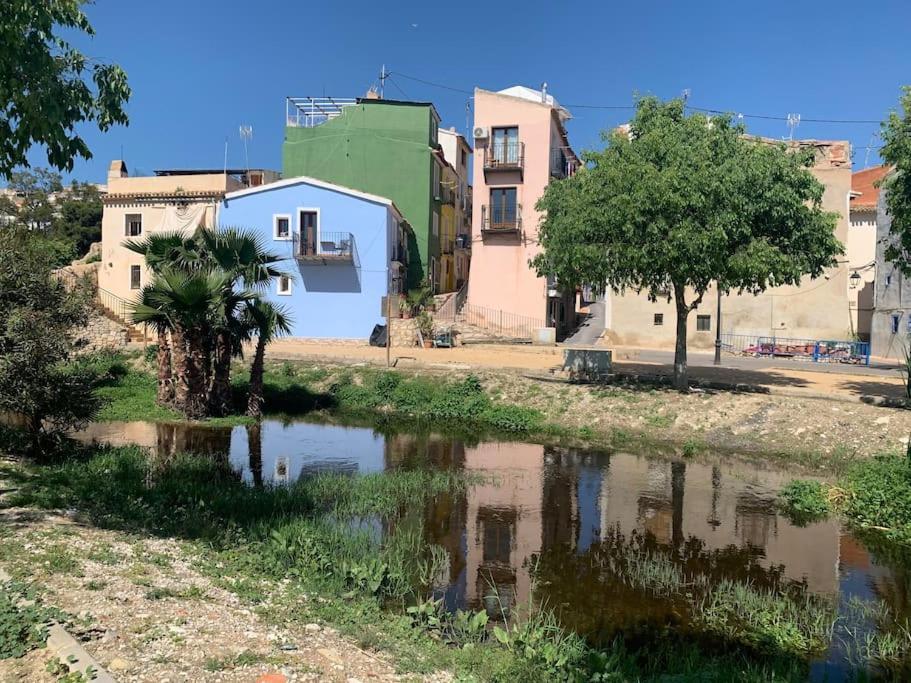 Preciosa Casa En Vilajoyosa Con Vistas Al Mar En Las Casas Colgantes Del Casco Antiguo Villajoyosa Eksteriør billede