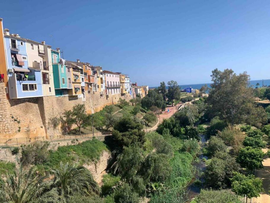 Preciosa Casa En Vilajoyosa Con Vistas Al Mar En Las Casas Colgantes Del Casco Antiguo Villajoyosa Eksteriør billede