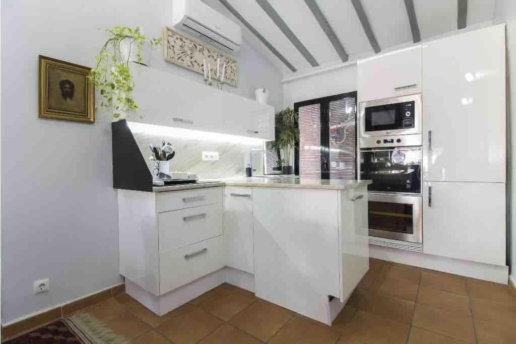 Preciosa Casa En Vilajoyosa Con Vistas Al Mar En Las Casas Colgantes Del Casco Antiguo Villajoyosa Eksteriør billede