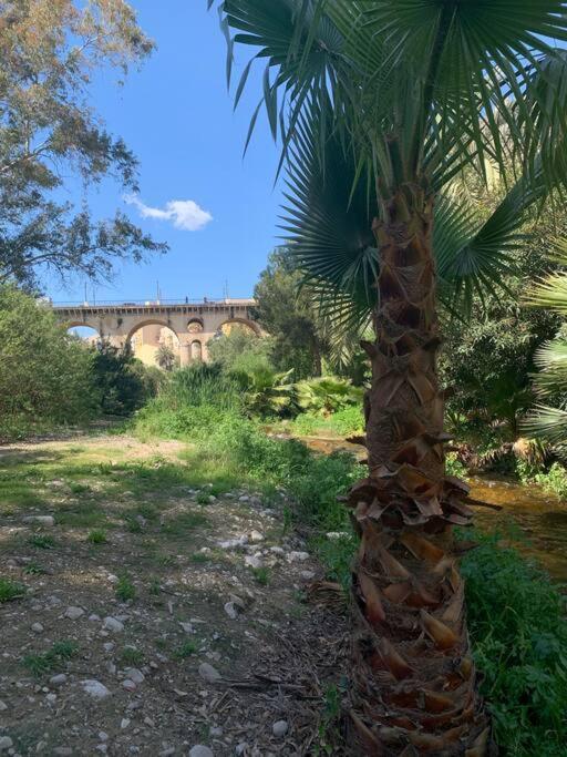 Preciosa Casa En Vilajoyosa Con Vistas Al Mar En Las Casas Colgantes Del Casco Antiguo Villajoyosa Eksteriør billede